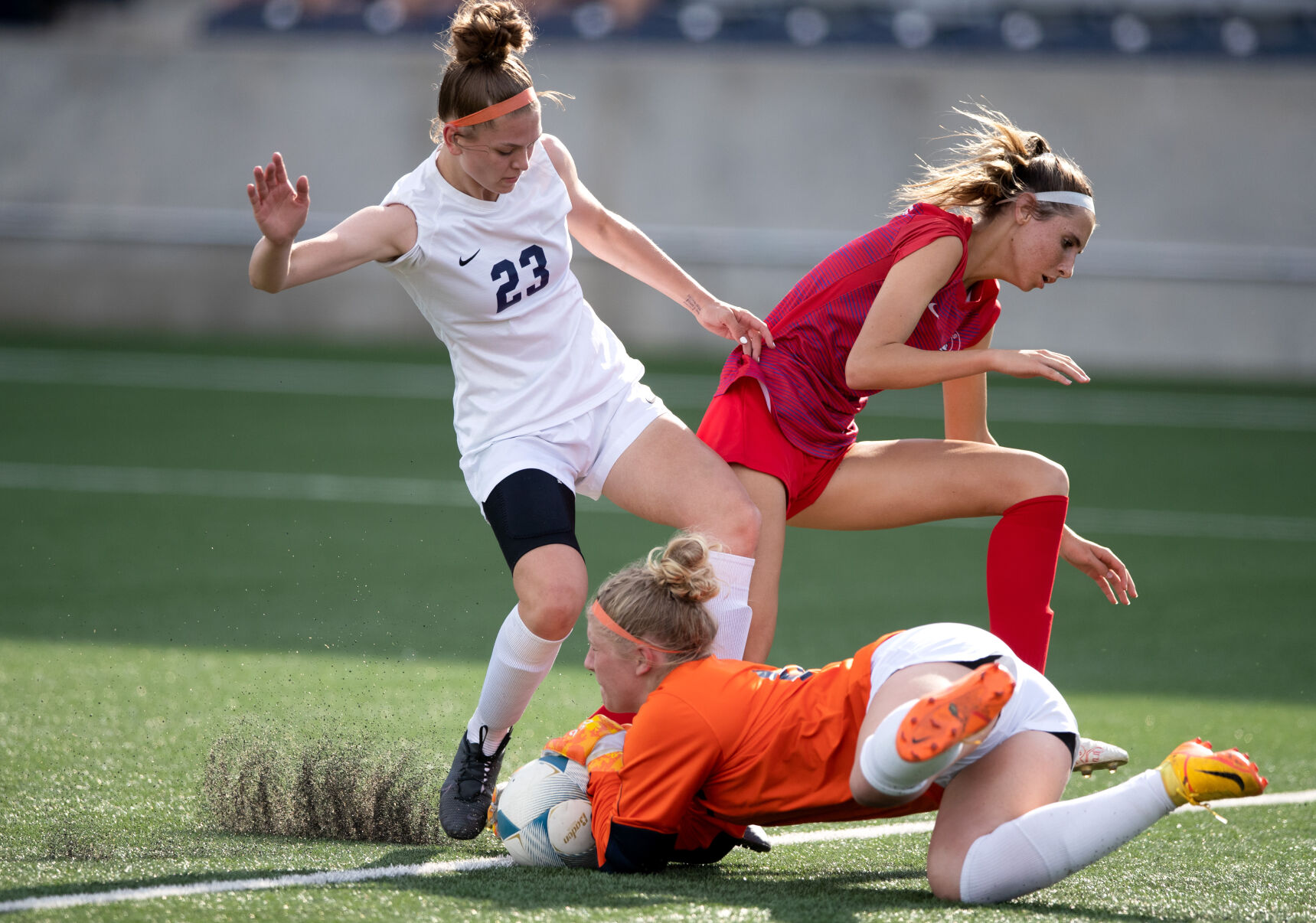 051222-owh-spo-statesoccer-em01.jpg